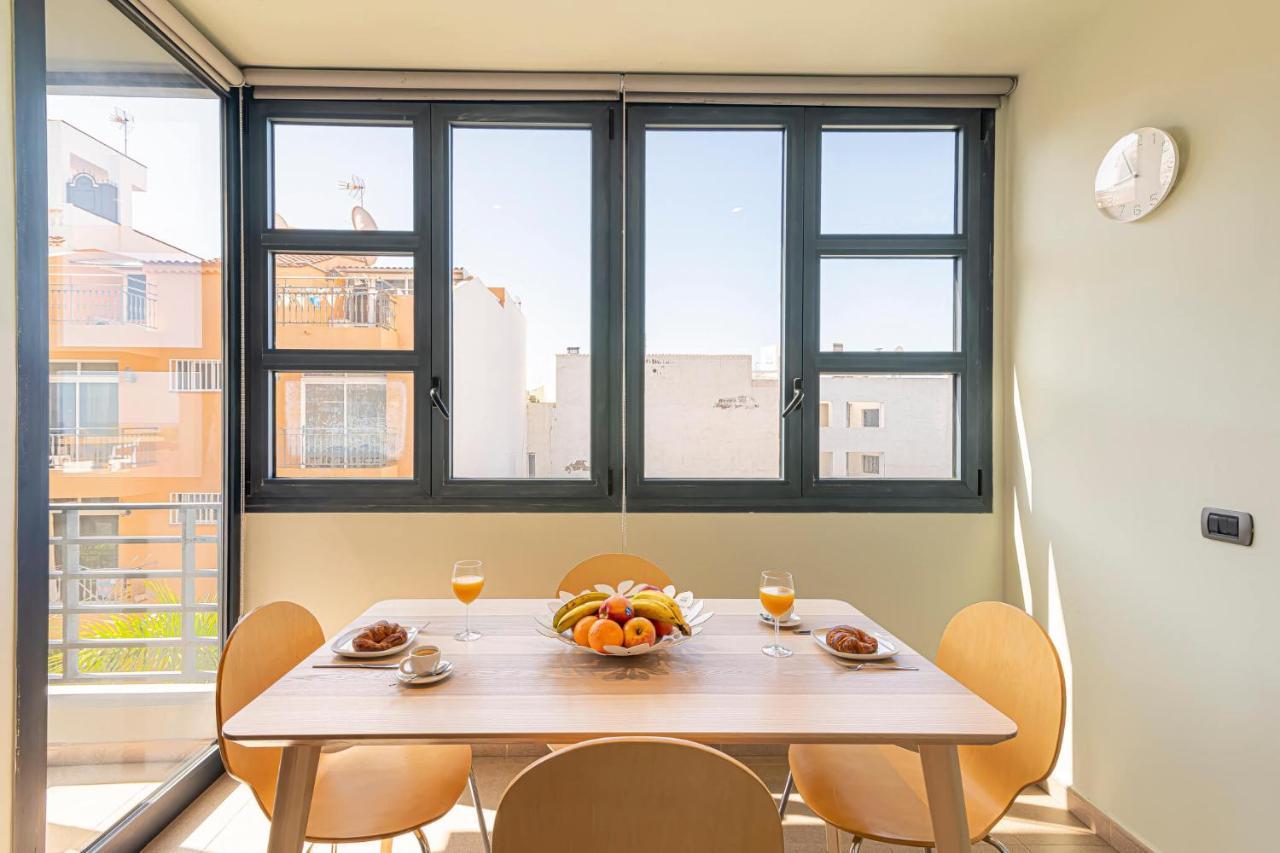 Luxury Holidays Suites, Playa De Los Cristianos Los Cristianos  Exterior photo