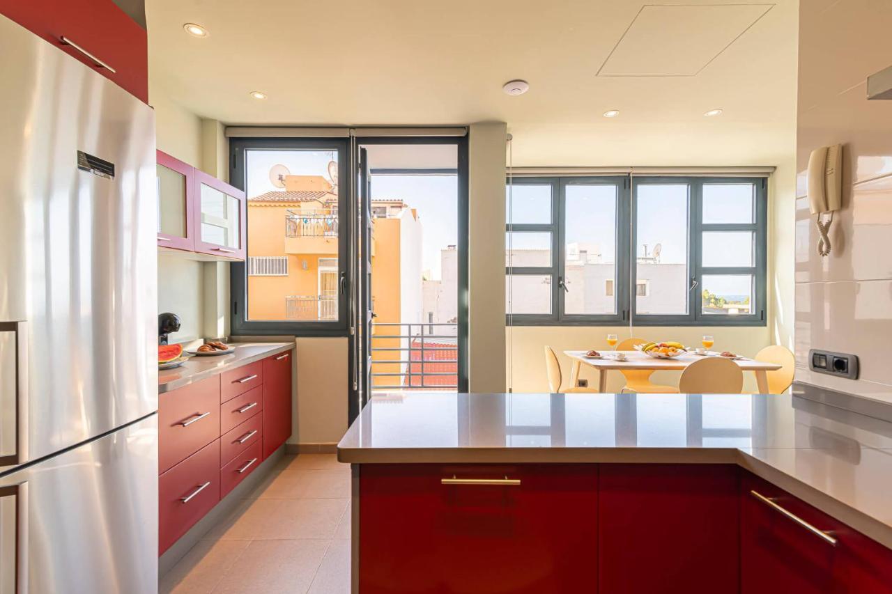 Luxury Holidays Suites, Playa De Los Cristianos Los Cristianos  Exterior photo