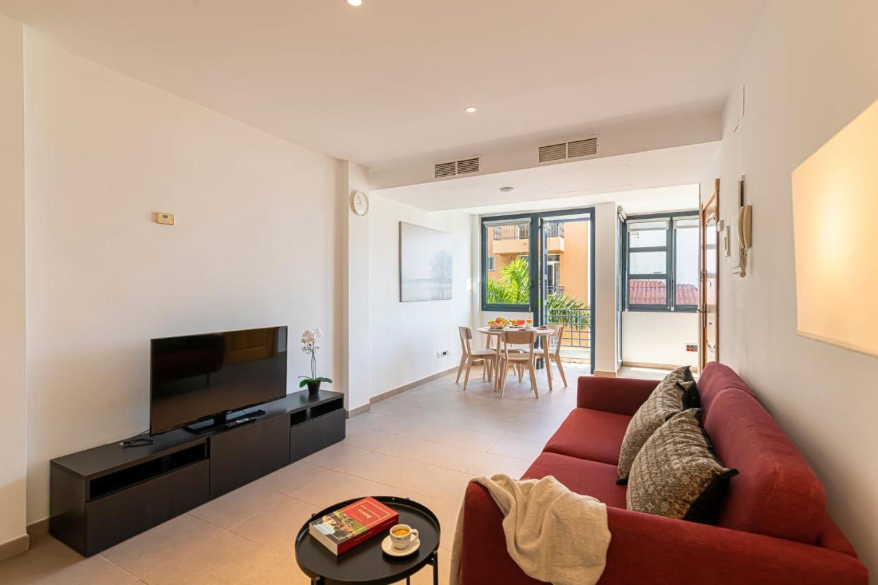 Luxury Holidays Suites, Playa De Los Cristianos Los Cristianos  Exterior photo